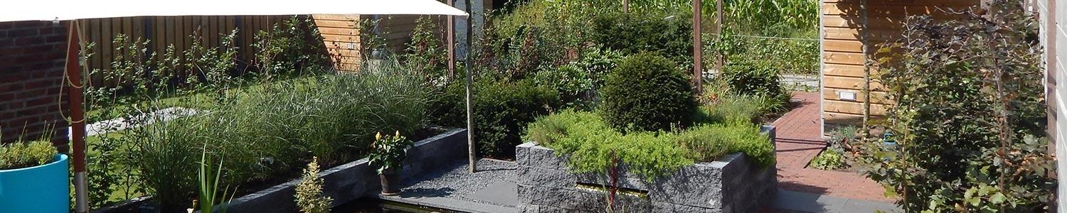 Verzorgen beplanting in juli
