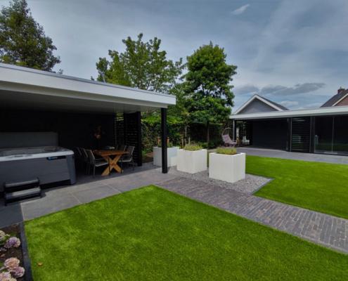 luxe-tuin-met-jacuzzi-rosmalen-bersselaargroen4